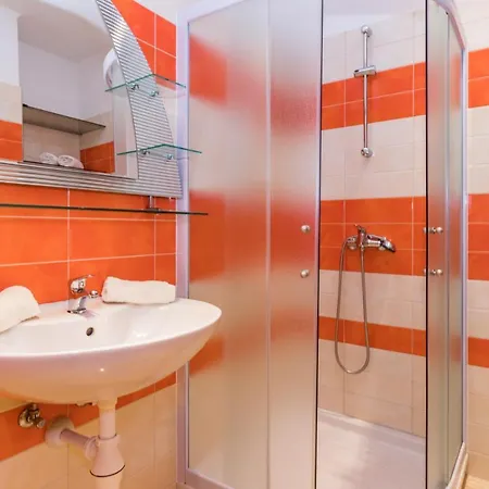 Comfortable With Sea View Apartment Fazana